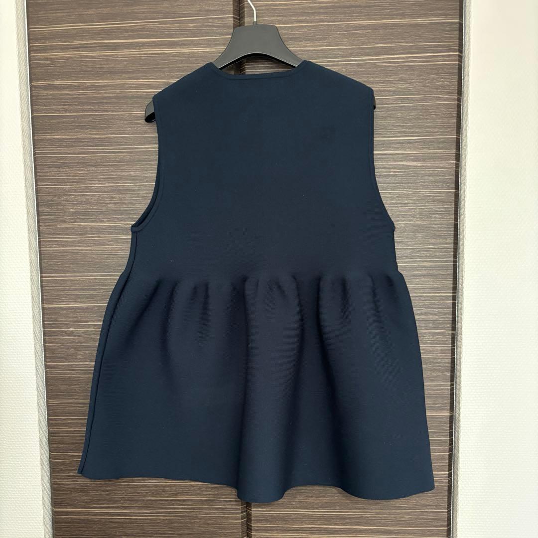 【美品】UNITED ARROWS ユナイテッドアローズ　フリル ニットジレ　紺