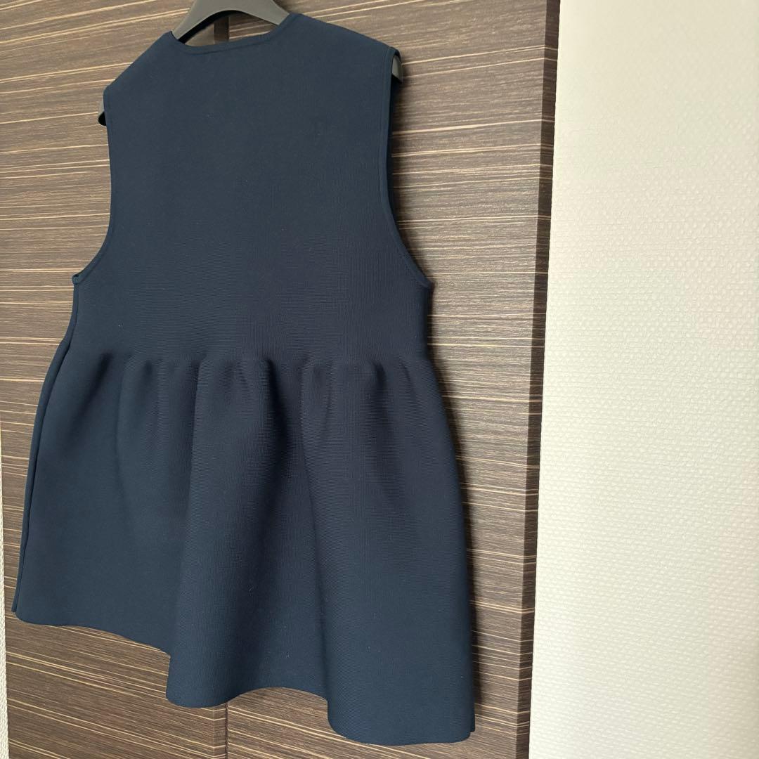 【美品】UNITED ARROWS ユナイテッドアローズ　フリル ニットジレ　紺