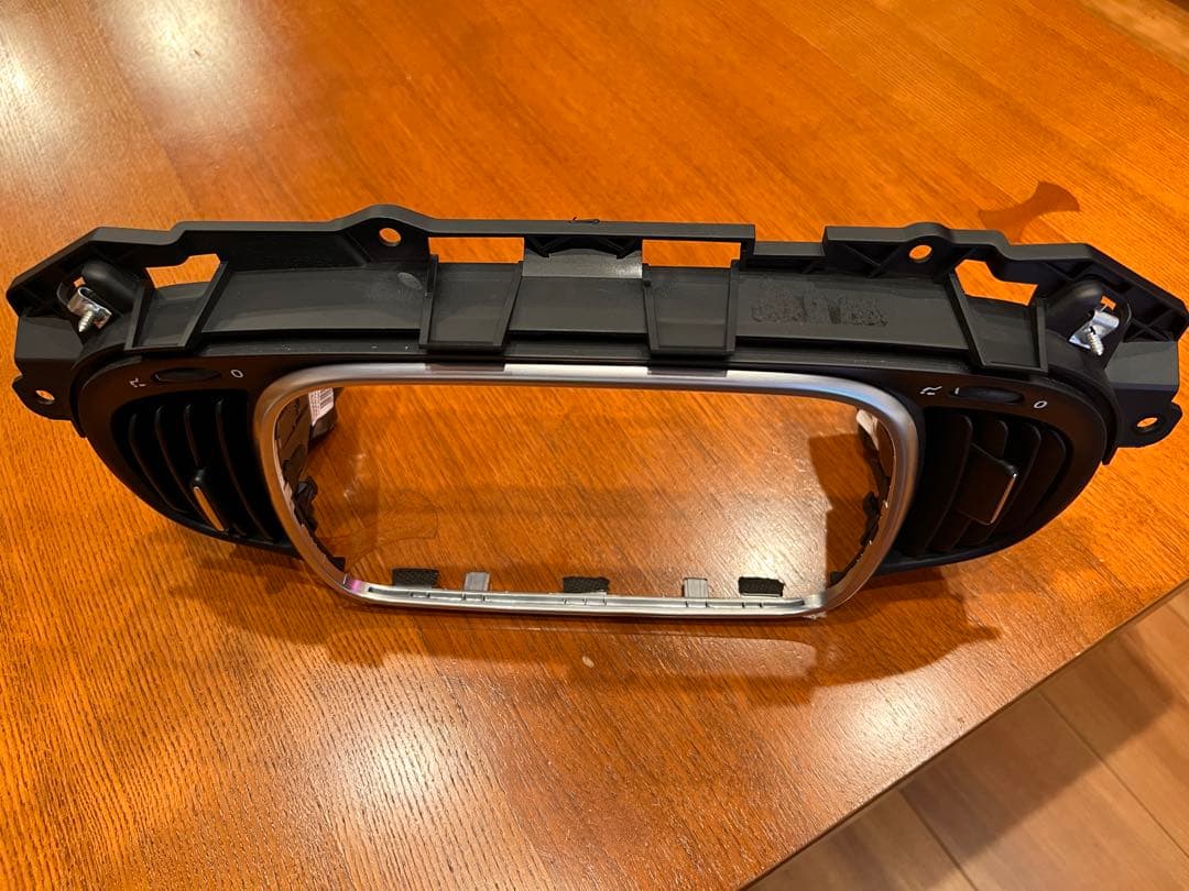 アバルト・695 オーディオパネル モニター枠 パネル　エアコン吹き出し口パネル