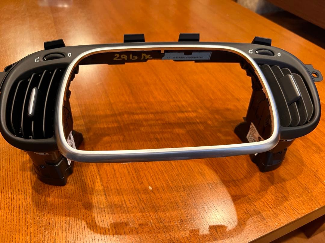 アバルト・695 オーディオパネル モニター枠 パネル　エアコン吹き出し口パネル