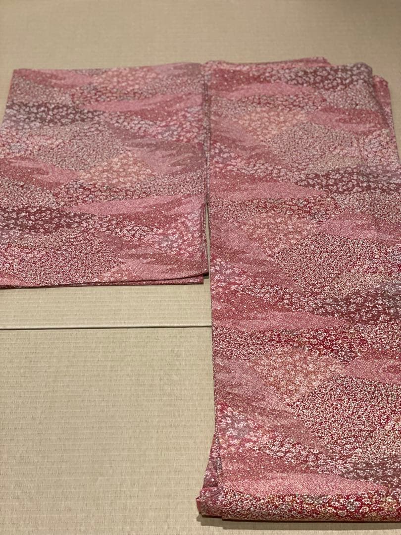 新品 正絹小大丸の小紋 しつけ糸付き