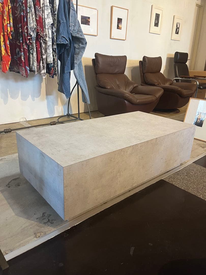 コンクリート調　ローテーブル