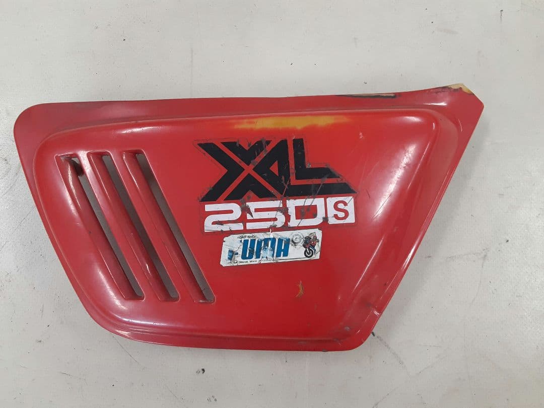 ホンダ XL 250S 赤 サイドカバー 昭和レトロ 当時物