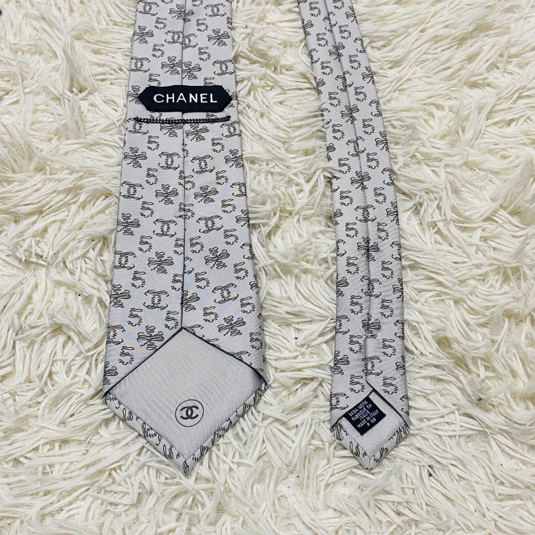 【未使用級】シャネル CHANEL ネクタイ ロゴ ココマーク シルク シルバー