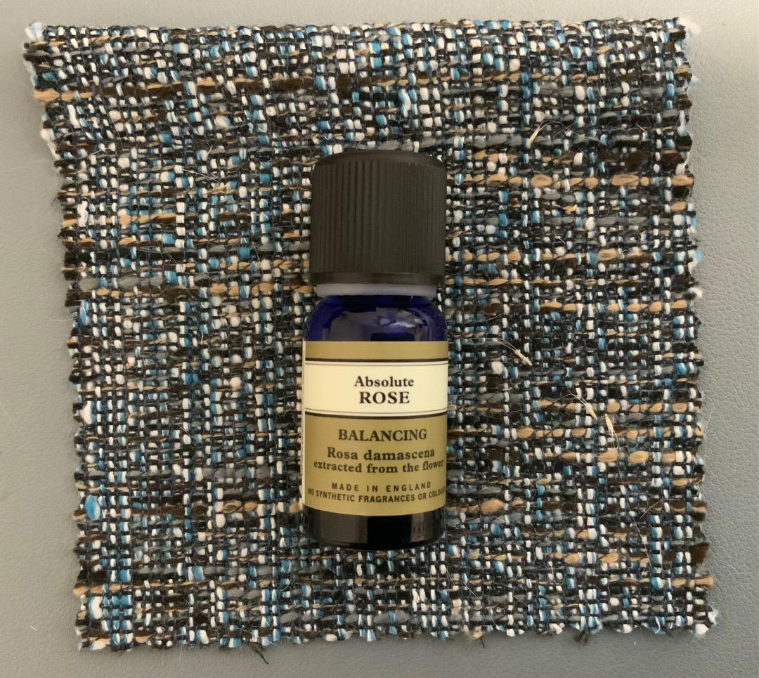 ニールズヤード・エッセンシャルオイル【ローズアブソリュート・フランキンセンス】