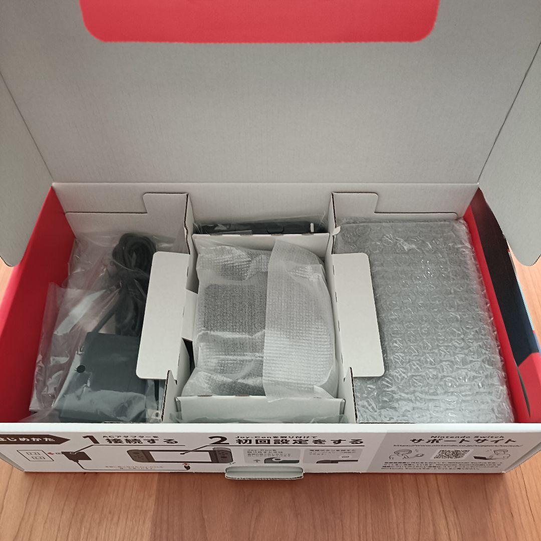 Nintendo Switch本体 グレーJoy-Con SDカード付！