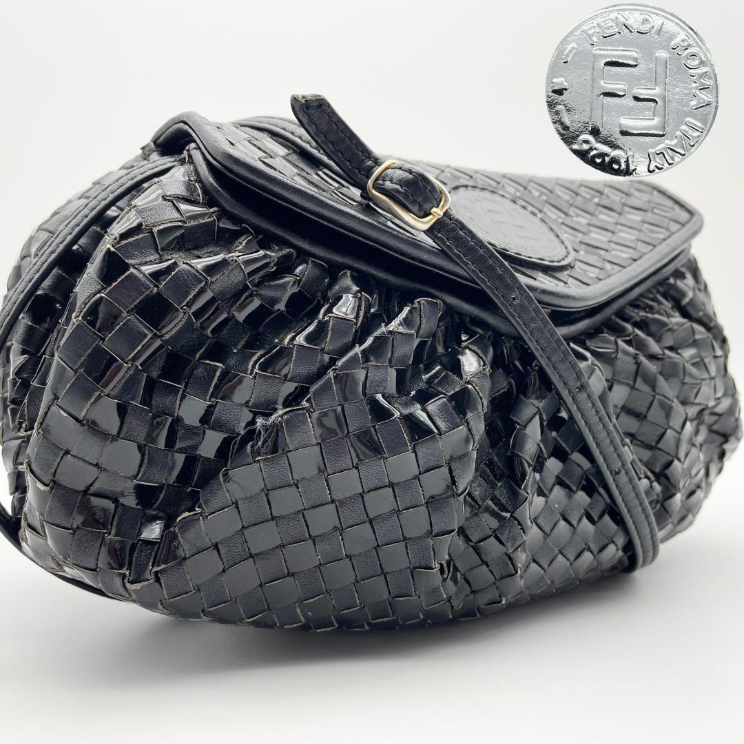 FENDI ヴィンテージ レザー 編み込み ショルダーバッグ 黒 FFロゴ