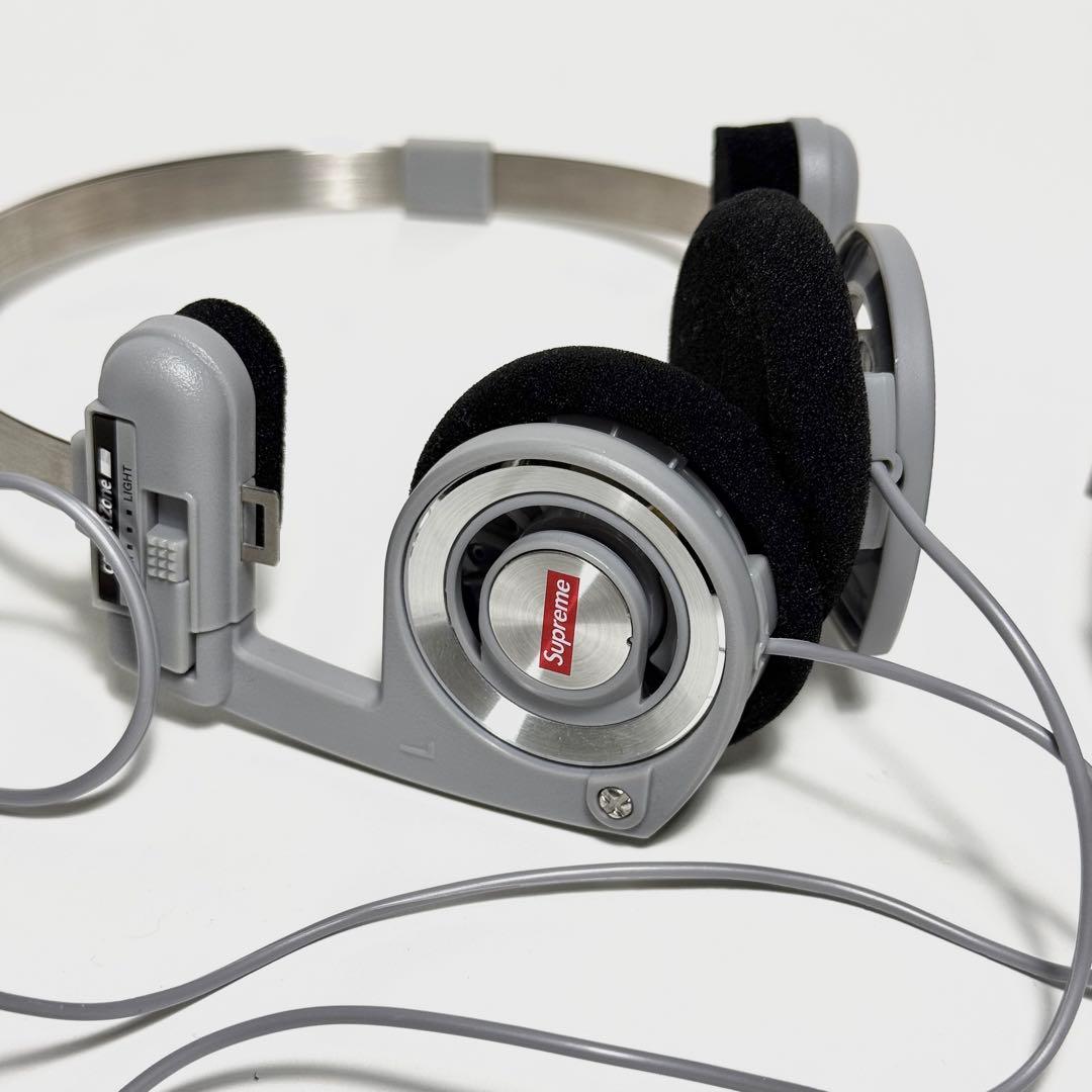 Supreme KOSS シルバー 有線ヘッドホン 収納ケース付き