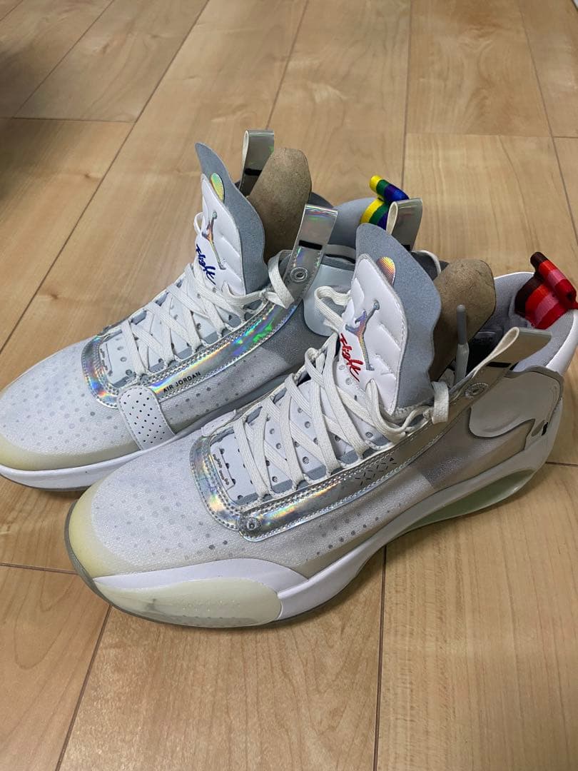 ナイキエアジョーダン　XXXIV ホワイトメタルシルバー