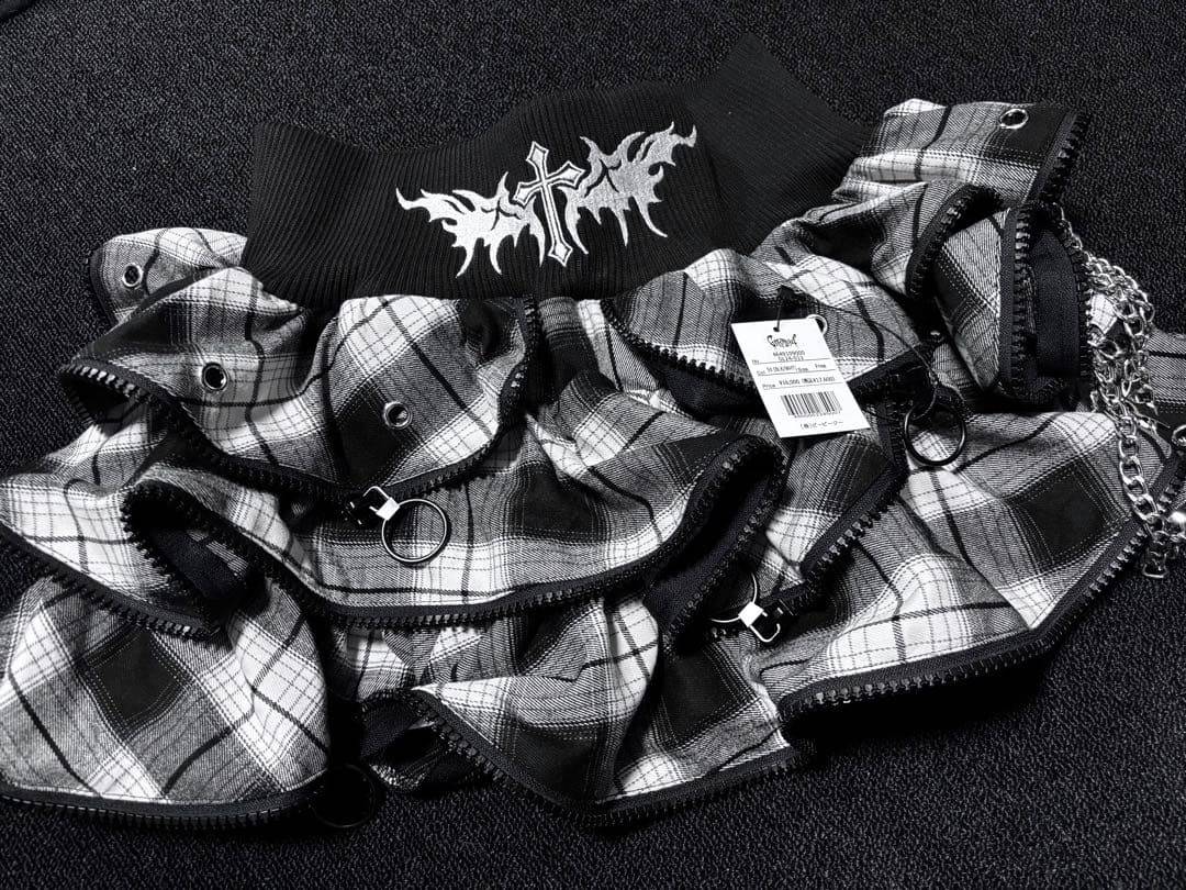 【Grrr the Lipper】 悪魔NOジップスカート