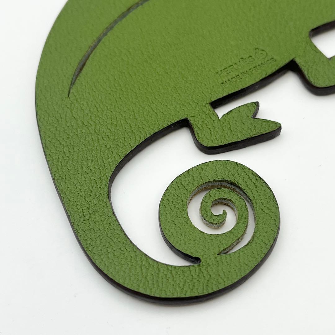 エルメス　プティアッシュ　バッグチャーム　カメレオン　ライトブラウン　緑色