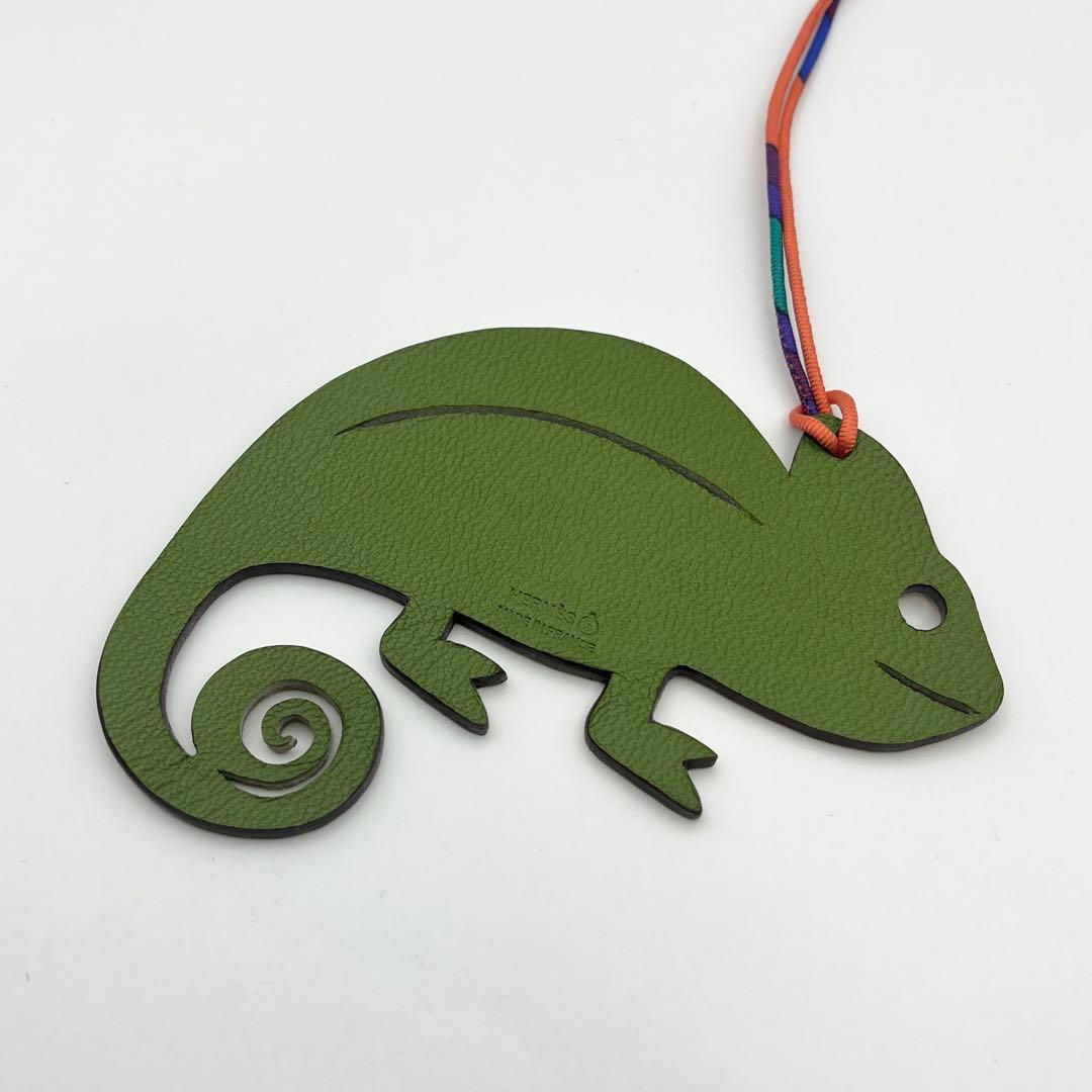 エルメス　プティアッシュ　バッグチャーム　カメレオン　ライトブラウン　緑色