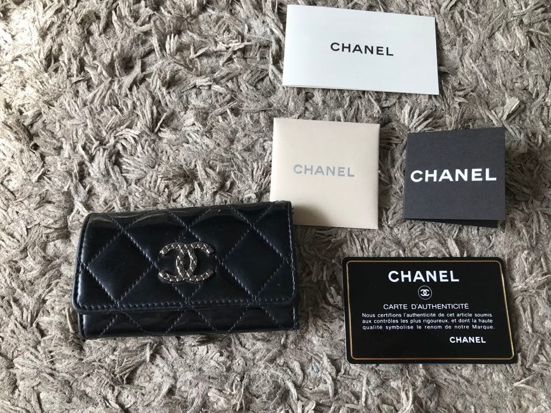 CHANEL キルティング ブラックキーケース