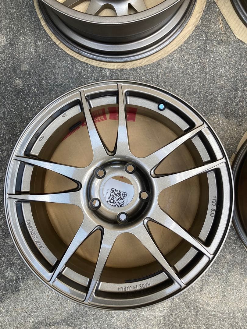 17インチ 7.0JJ DIREZZA ブロンズゴールド4本　名古屋市引き取り