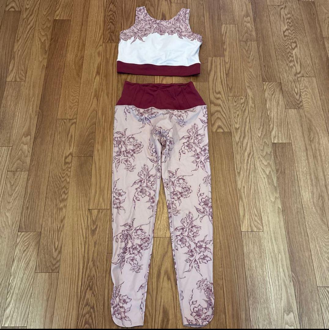 SUKALA スカーラ　花柄 ヨガウェアセット Мサイズ　アンティークプリント