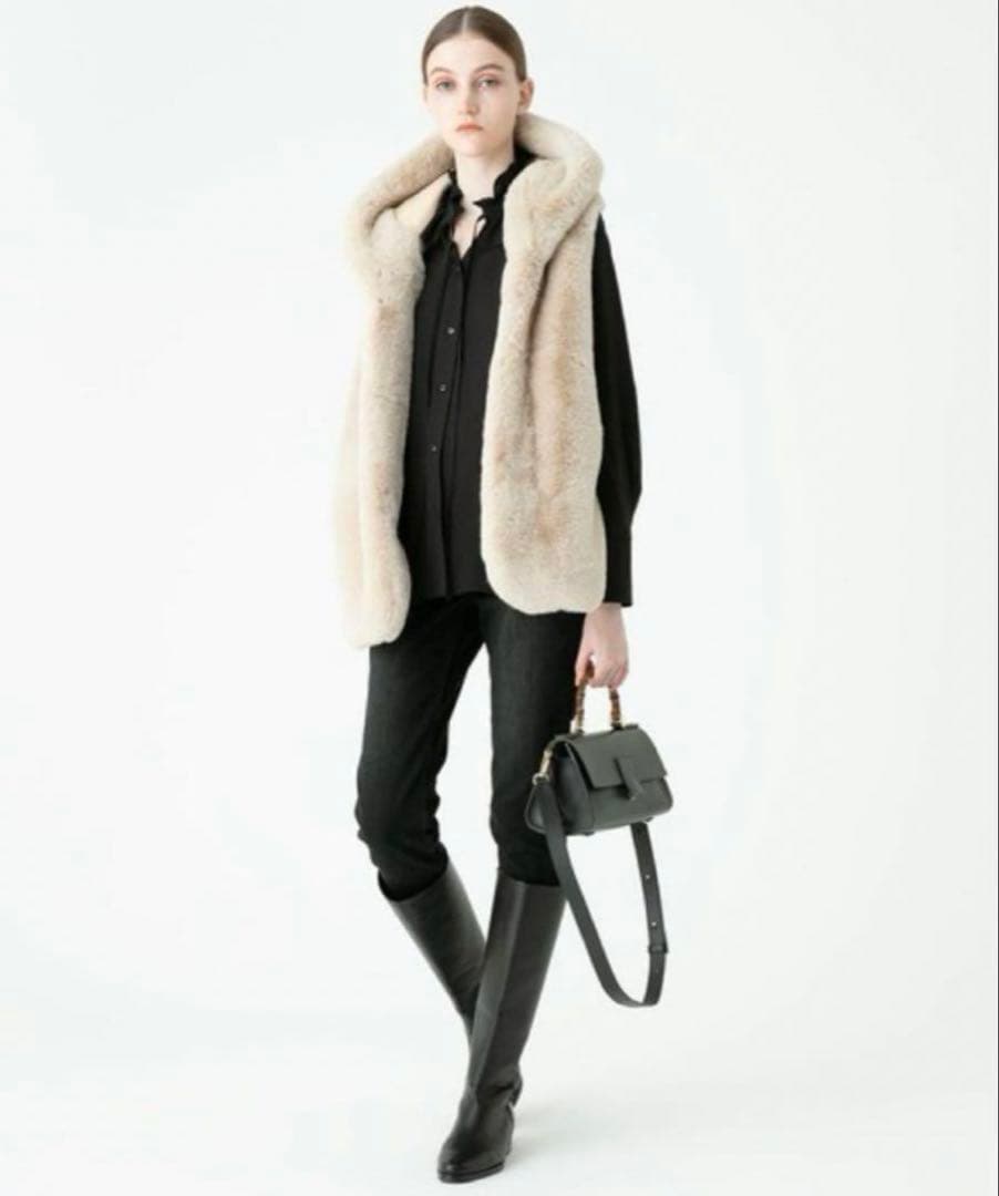 allureville フード付きムートンベストコート ベージュ