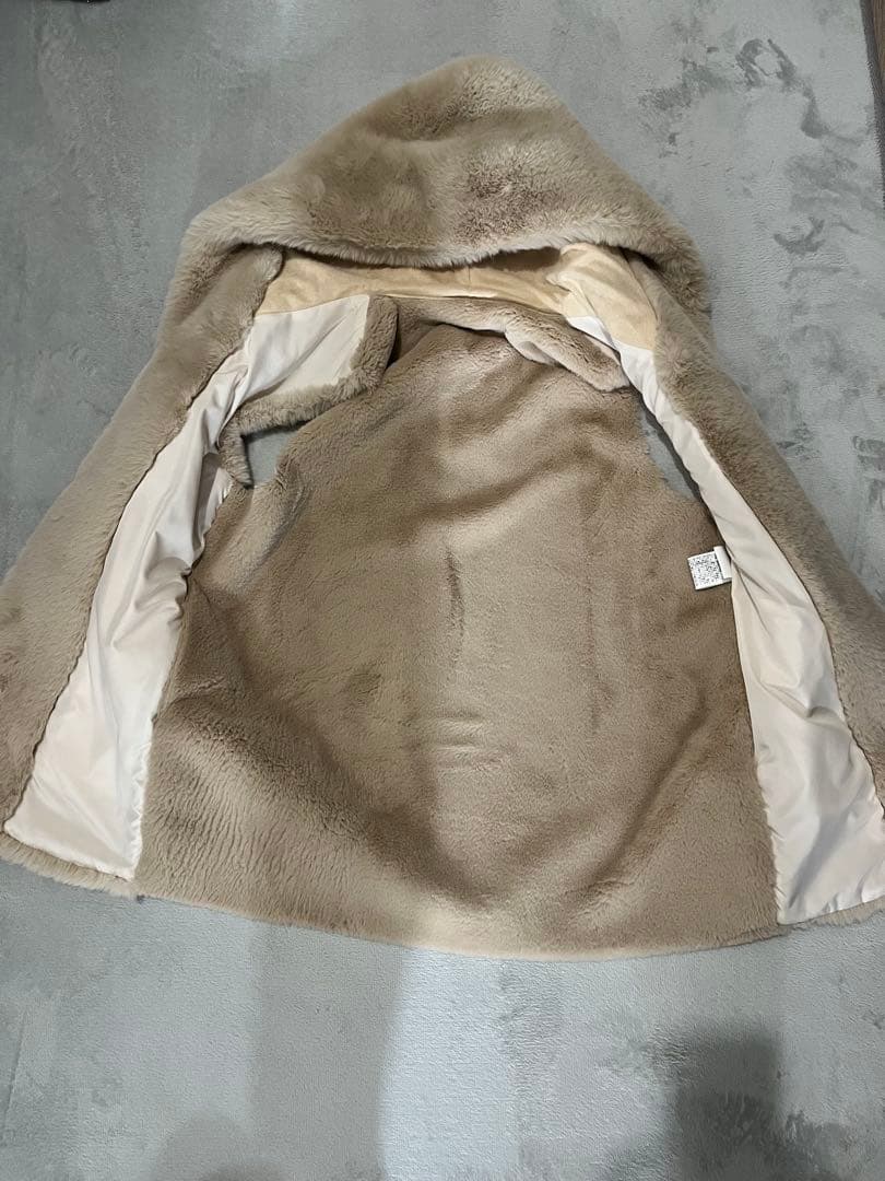 allureville フード付きムートンベストコート ベージュ