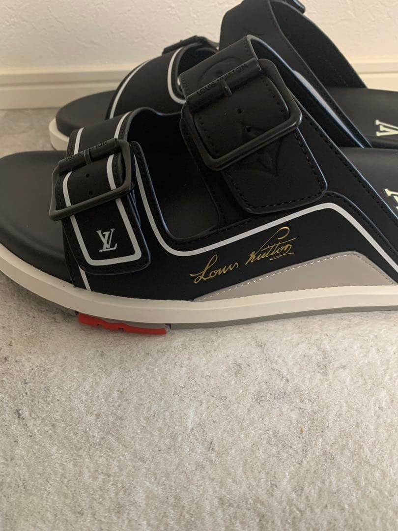 LOUIS VUITTONルイヴィトン LVトレイナー ライン サンダル 44