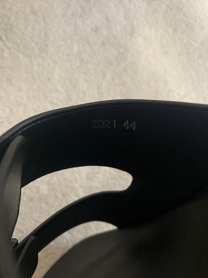 LOUIS VUITTONルイヴィトン LVトレイナー ライン サンダル 44