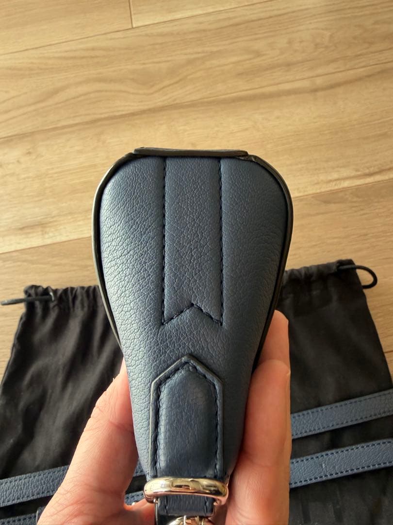 GIVENCHY アンティゴナナノ ブルー ショルダーバッグ