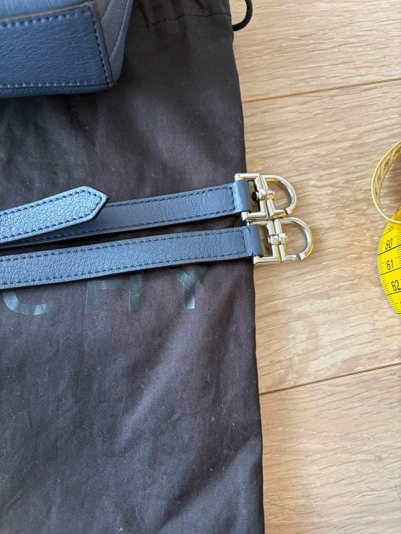 GIVENCHY アンティゴナナノ ブルー ショルダーバッグ