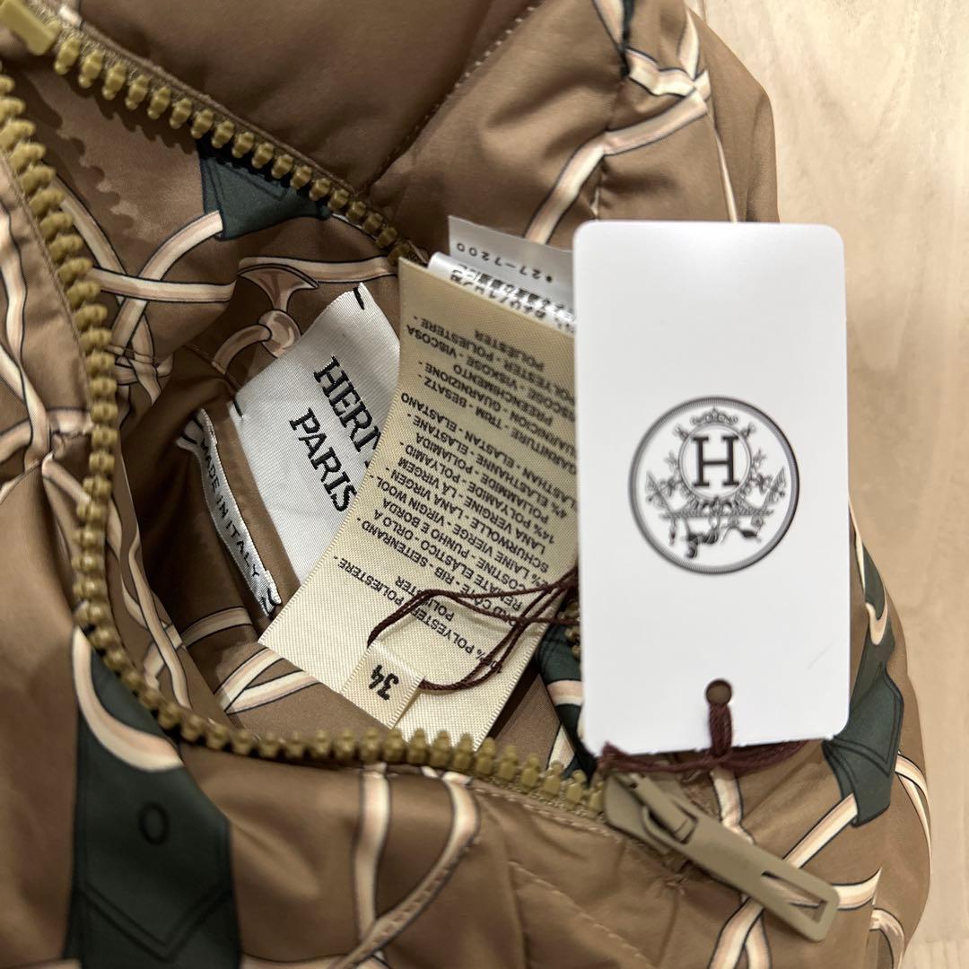 エルメス ノースリーブダウンジャケット