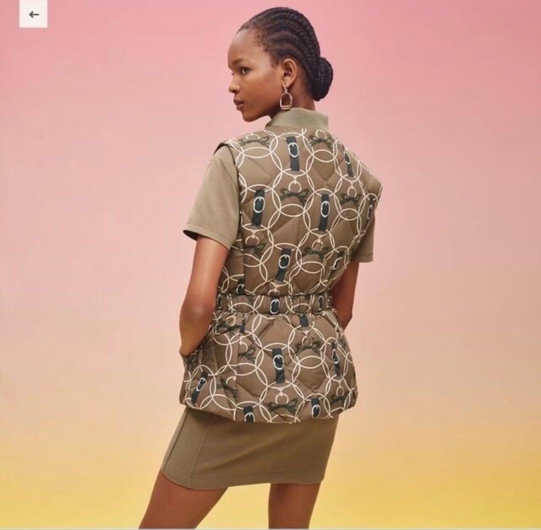 エルメス ノースリーブダウンジャケット