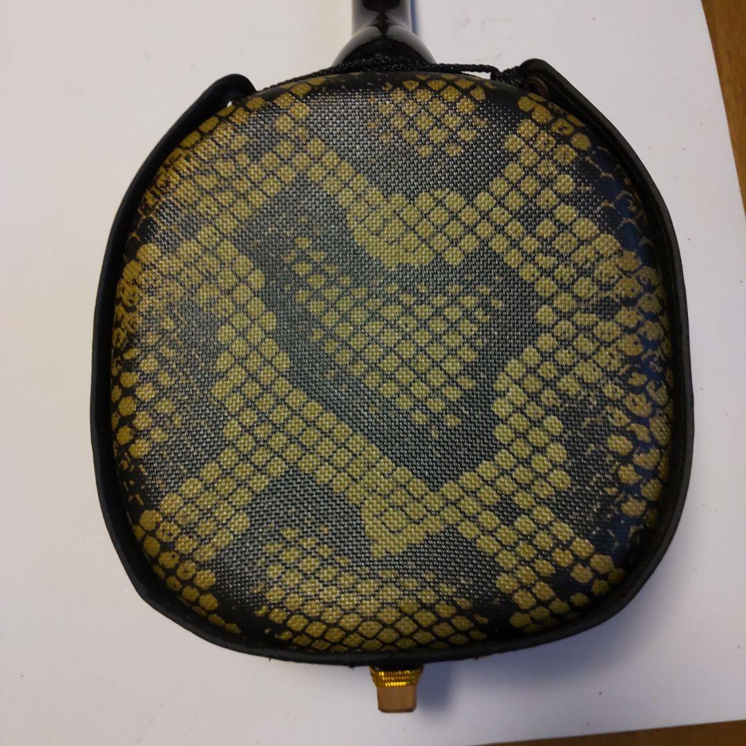 平井！沖縄の伝統的な弦楽器、ヘビ柄 三線 本体＋おまけ(三味線 本体)