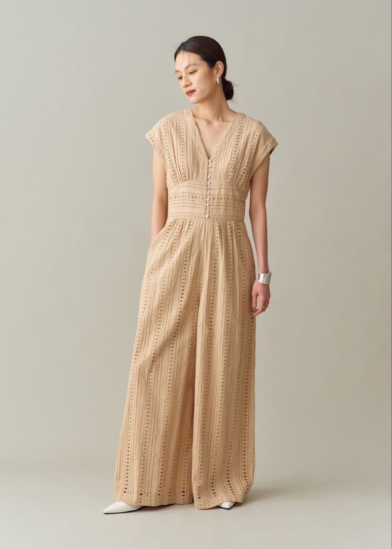 新品未使用　ne Quittez オールインワン　ベージュ　Sサイズ