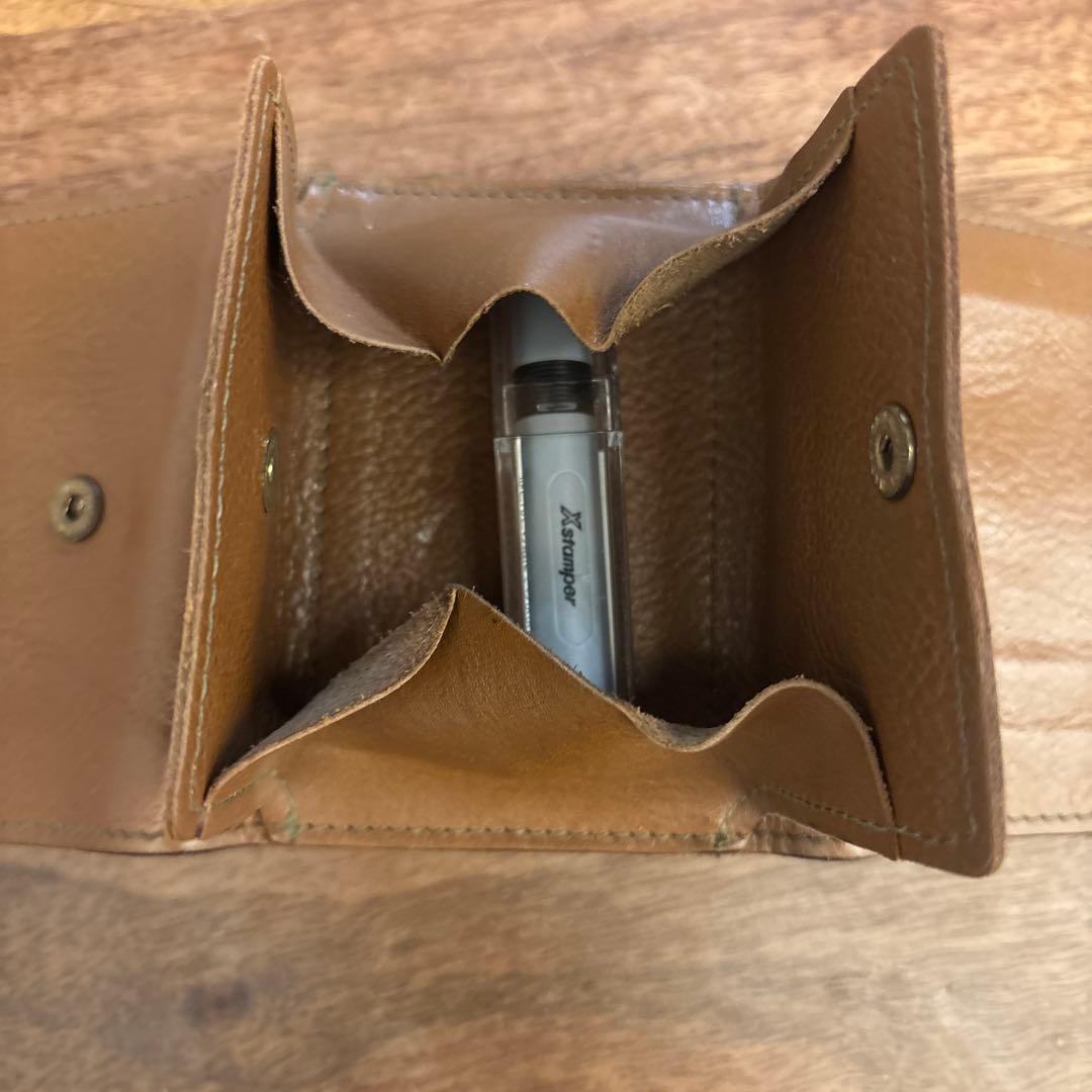 【日本限定】IL BISONTE 折り財布 トリフォルドウォレット ロゴビアンコ