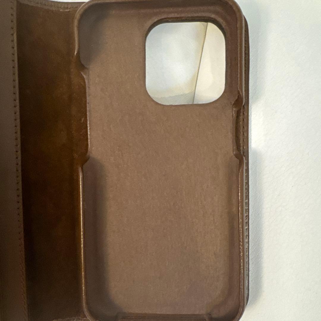 美品 GUCCI　グッチ iPhone15pro手帳型ケース