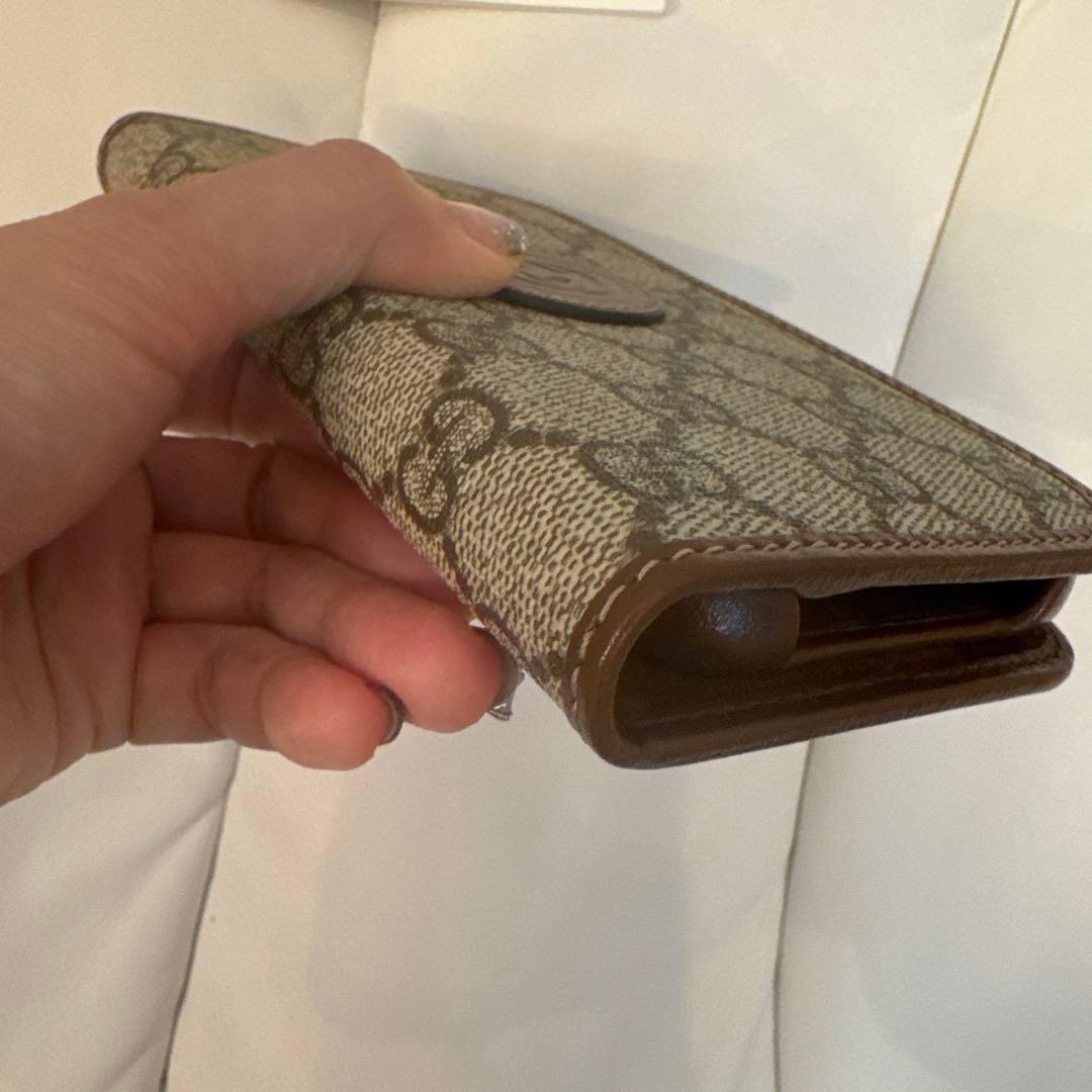 美品 GUCCI　グッチ iPhone15pro手帳型ケース