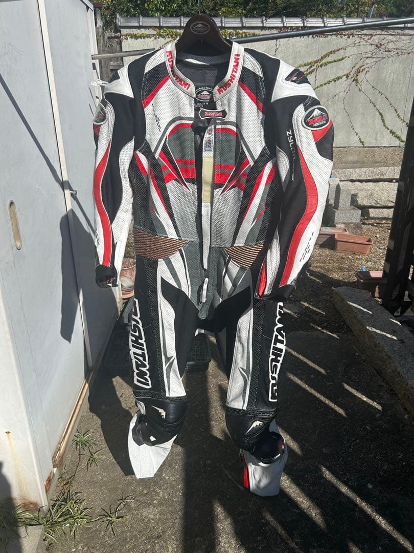 クシタニ　ハイエモーションスーツ