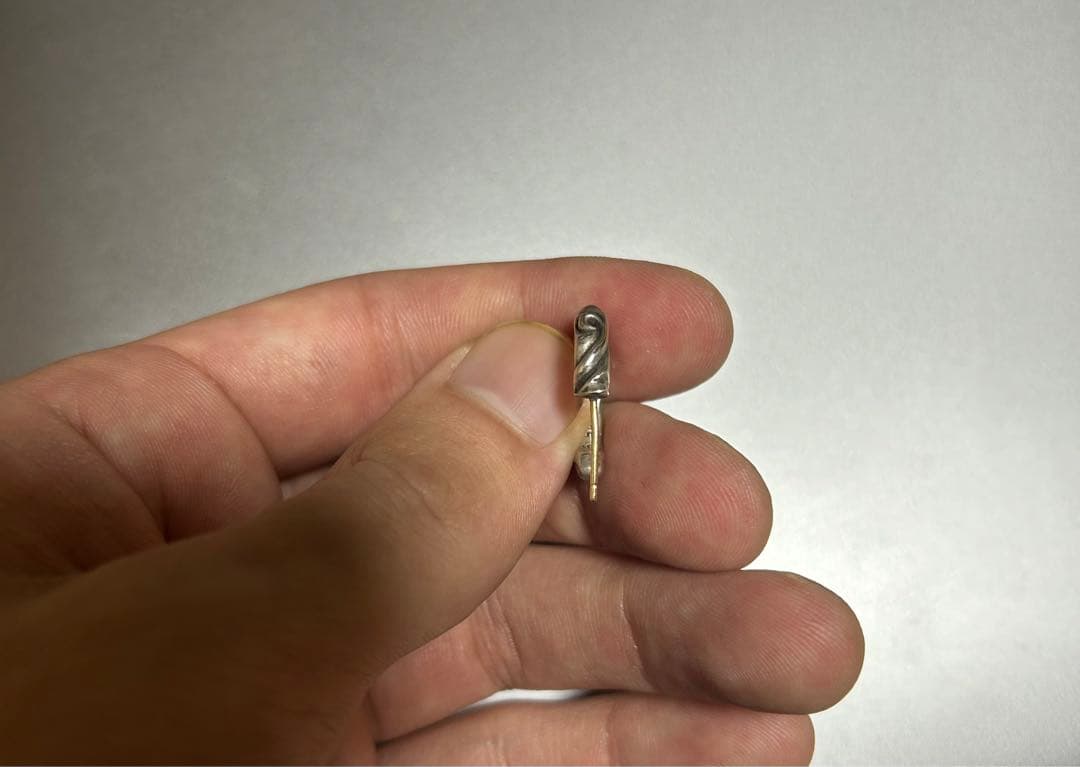 クロムハーツ スクロール フープイヤリング