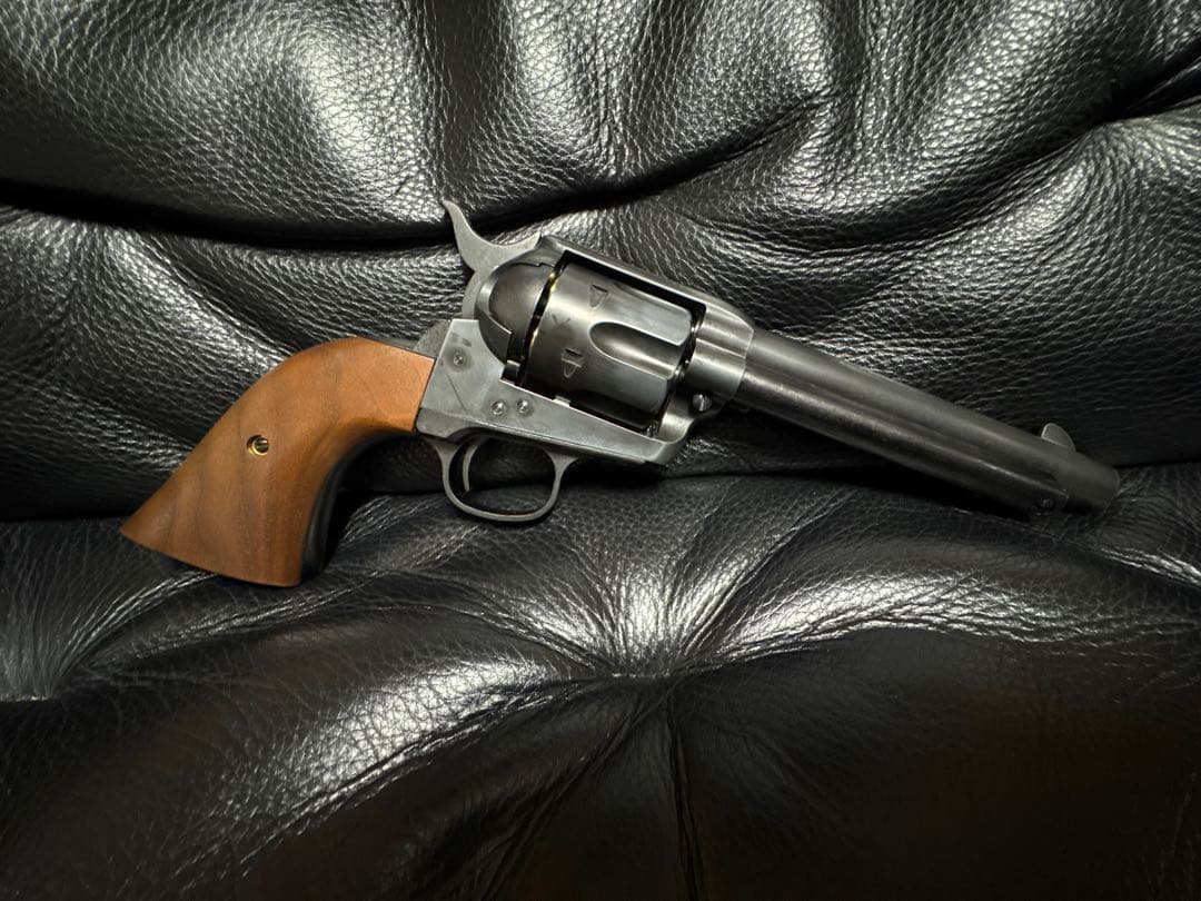 マルシン　コルトSAA アーティラリー　グラファイトヘビーウエイト木製グリップ