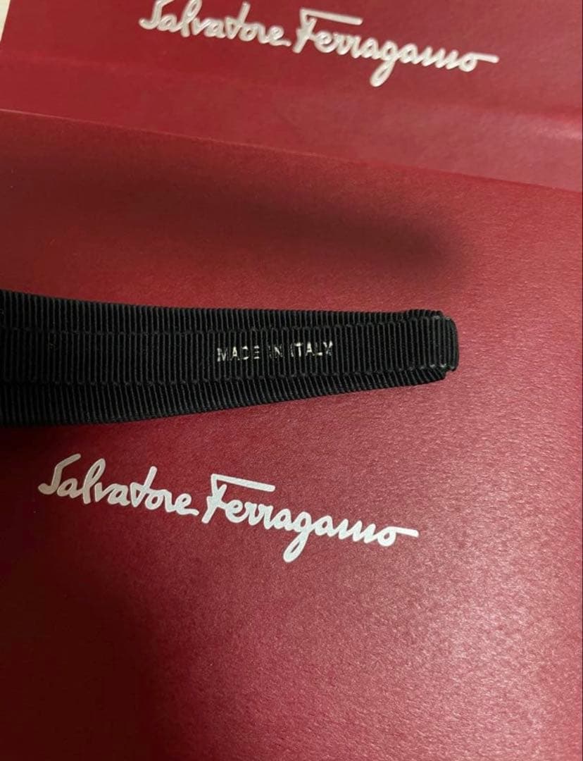 超美品 Salvatore Ferragamo フェラガモ カチューシャ 黒