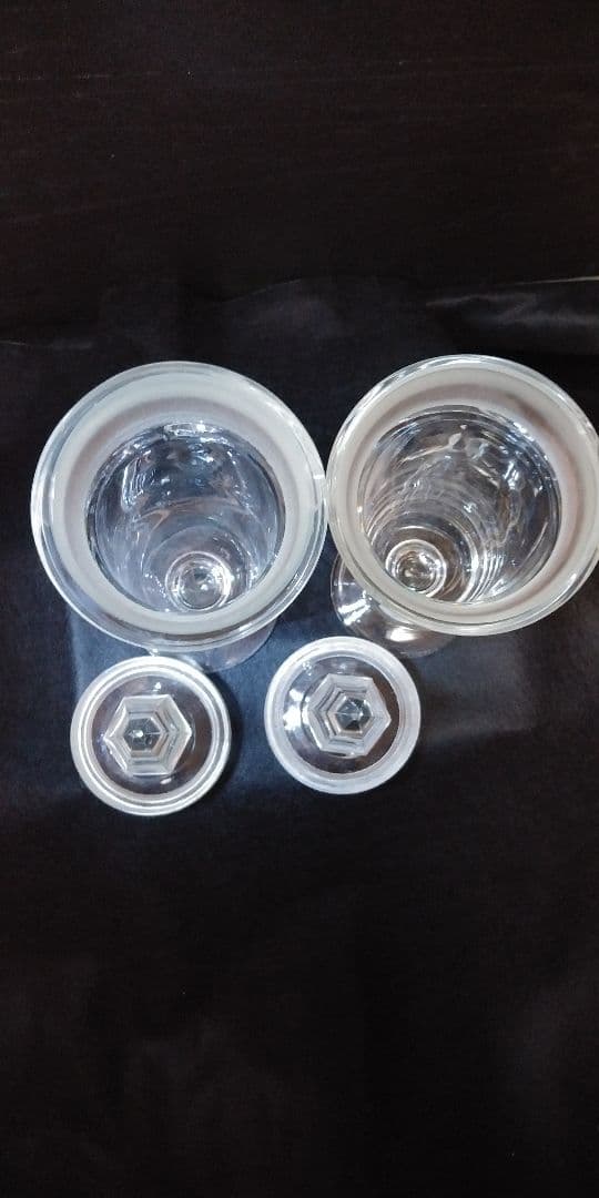 かなり珍しい昭和レトロ「剣先ガラス瓶」２個セット。気品が感じられるお洒落な逸品