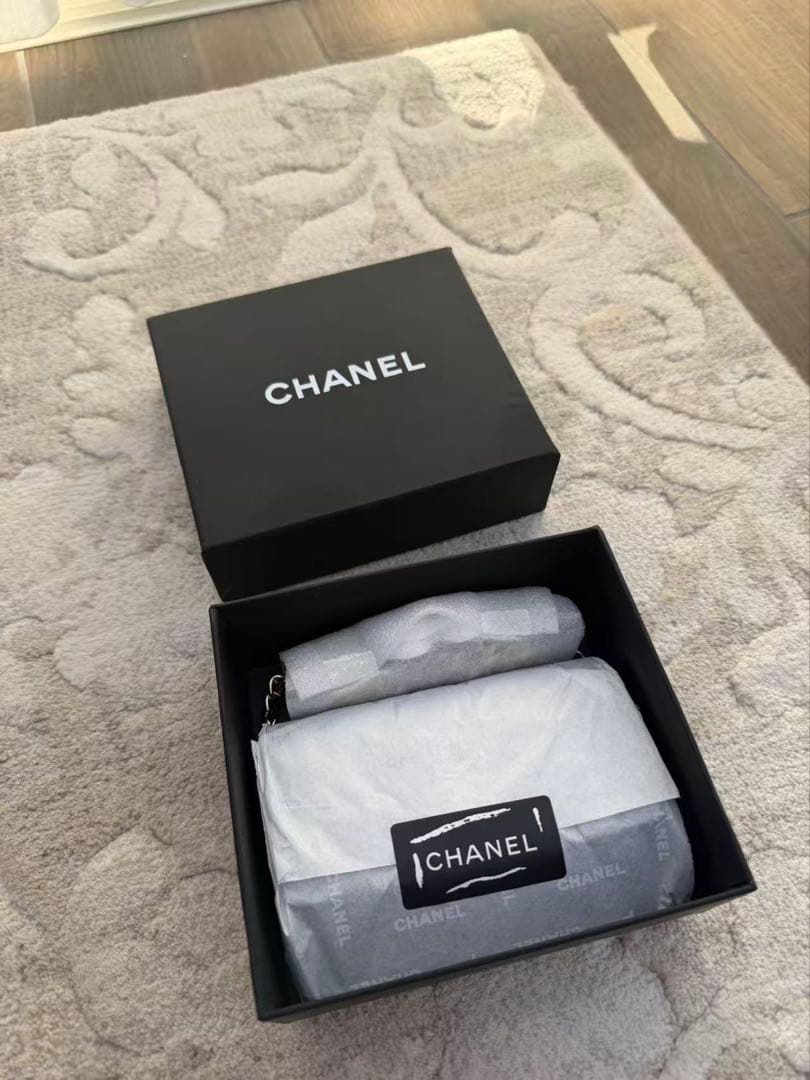 CHANEL ビューティーノベルティ　ブラック ショルダーカードケース