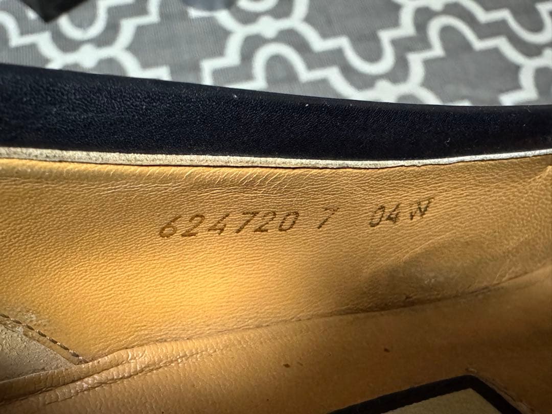 GUCCI ブラックレザー タッセルローファー 7