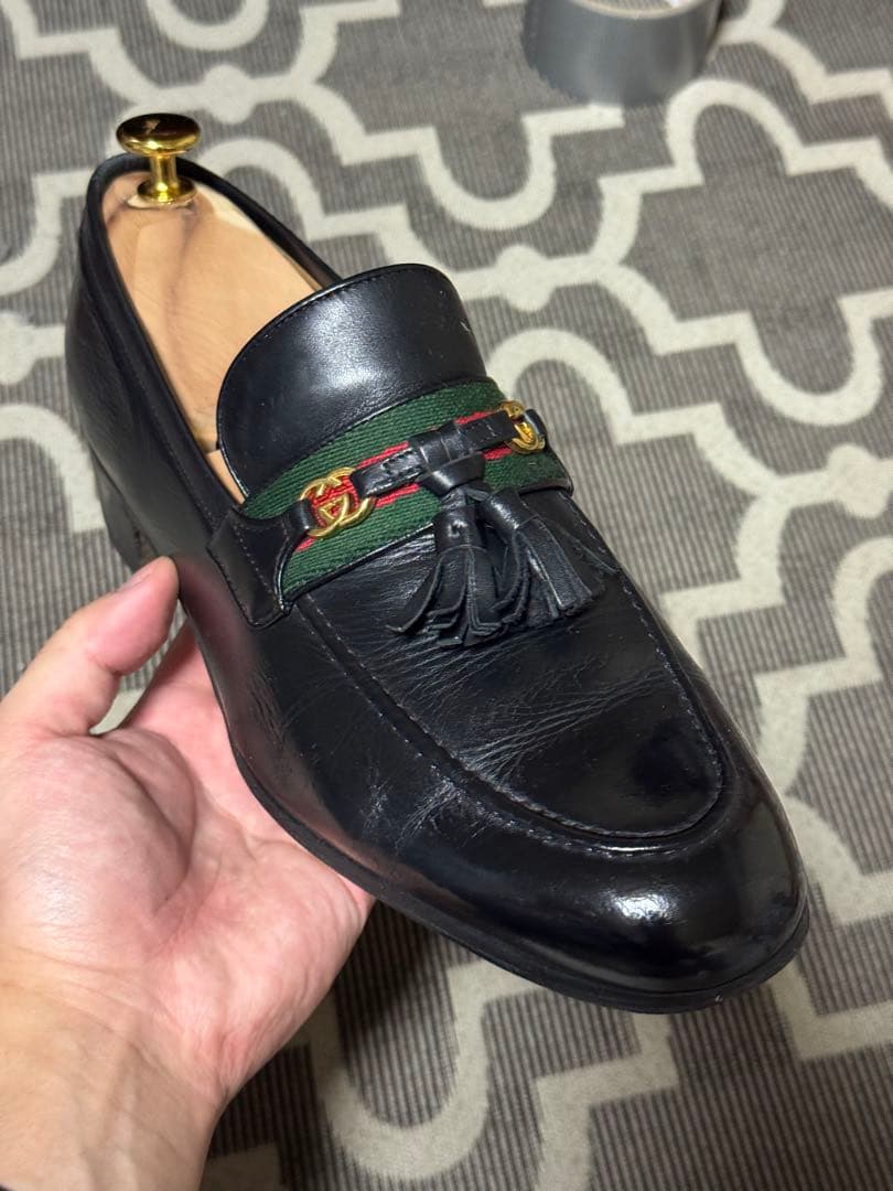 GUCCI ブラックレザー タッセルローファー 7