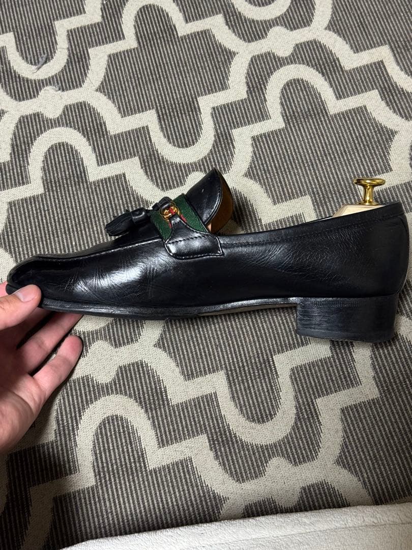 GUCCI ブラックレザー タッセルローファー 7