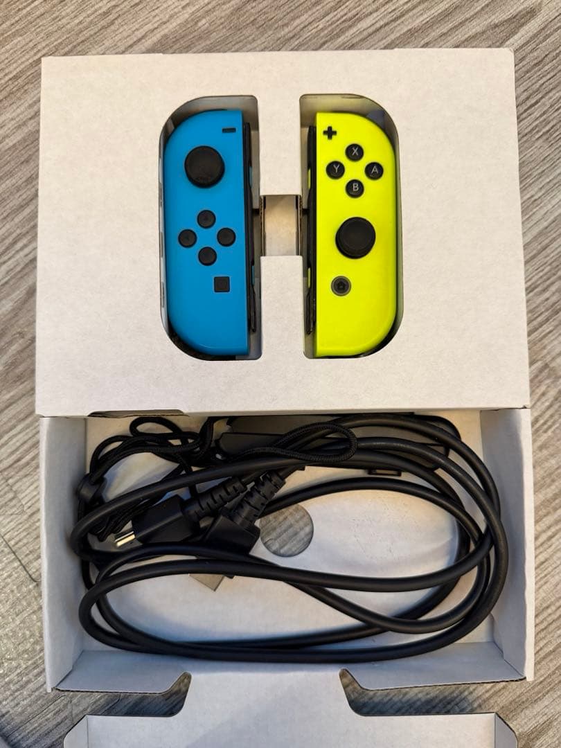 【中古品】Nintendo Switch有機ELカスタマイズ(青×黄)本体