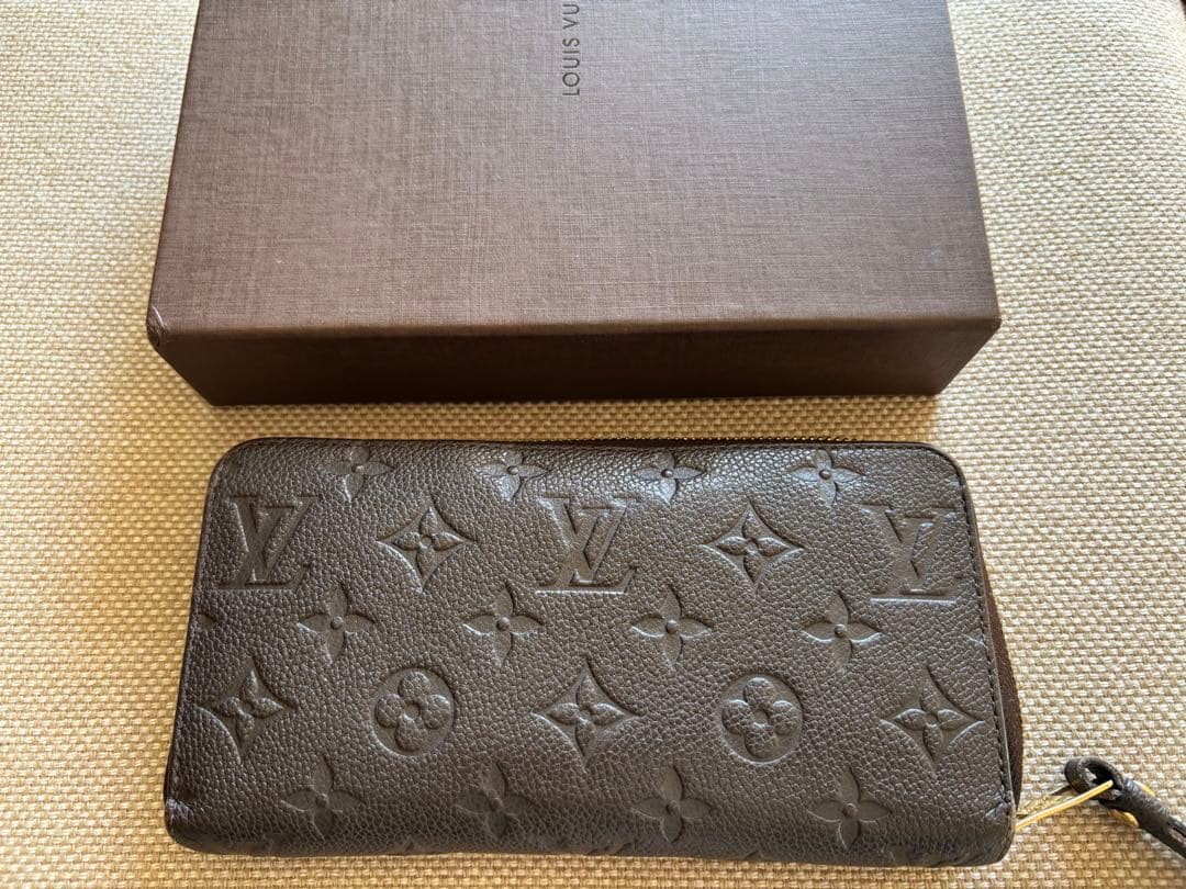 ルイヴィトン モノグラム アンプラント ジッピーウォレット　ブラウン