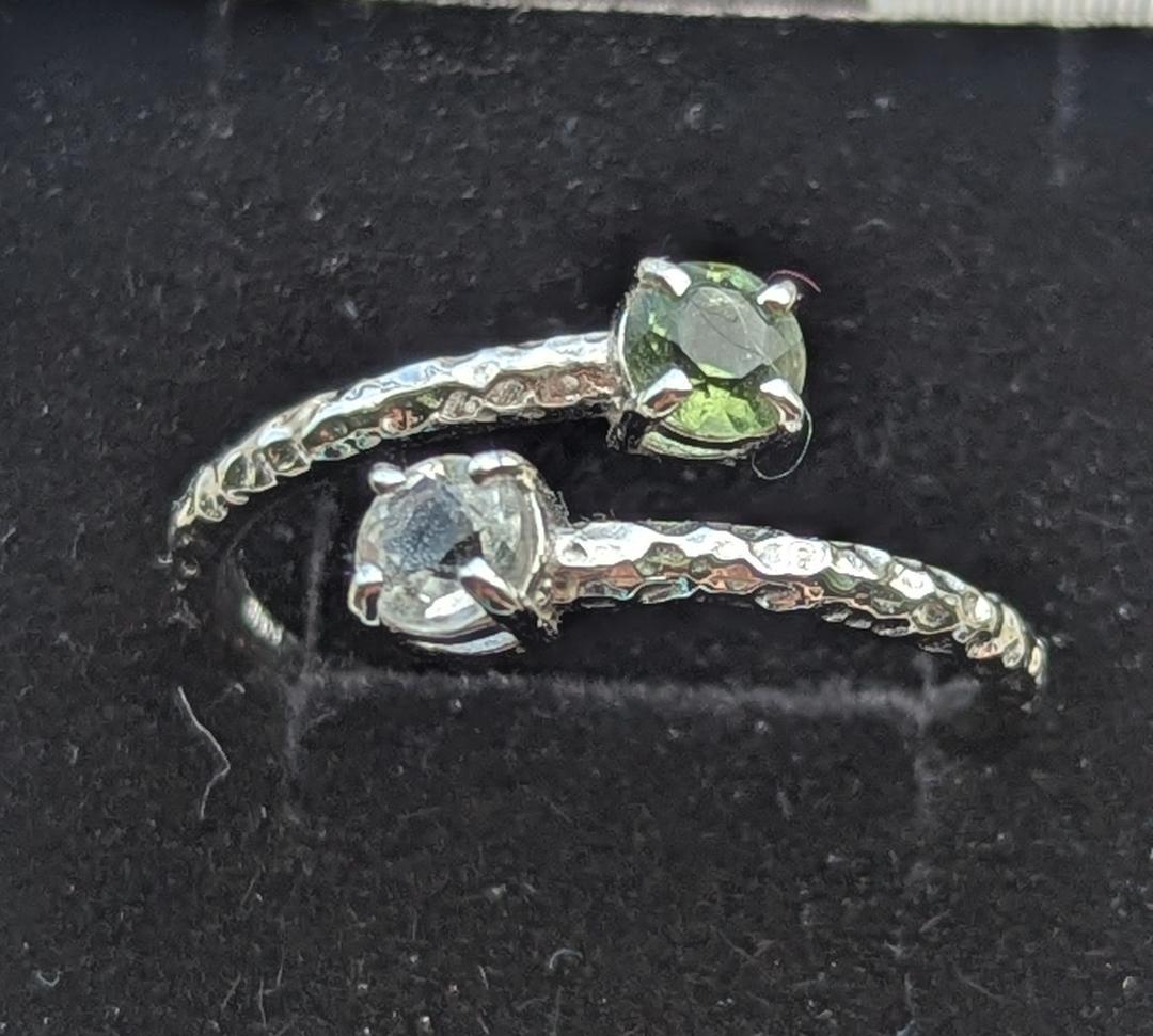 値下げ リングおまけ付き【希少極美】モルダバイトボタンタイプブレスレット