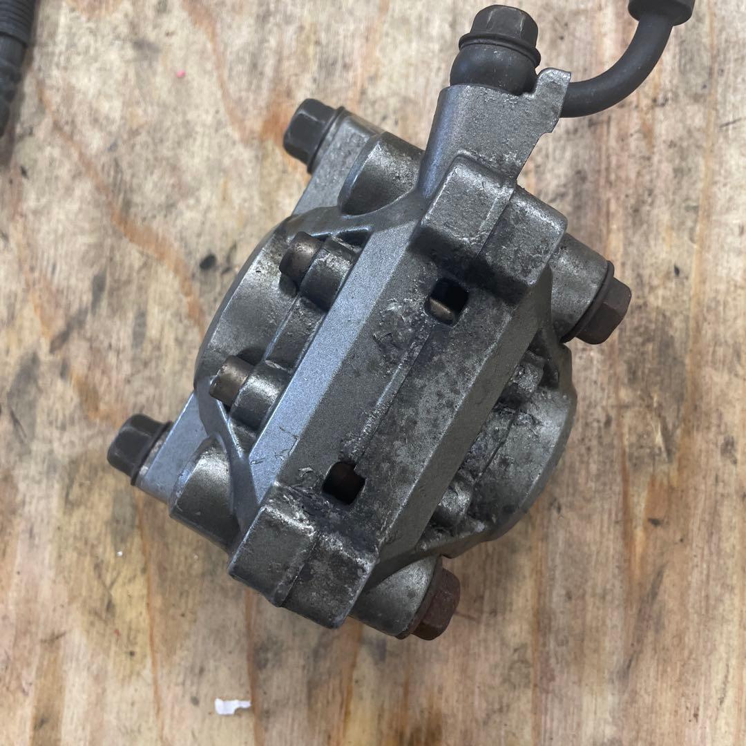【美品・送料無料】XJR400 4HM リアキャリパー リアブレーキ 実動外し