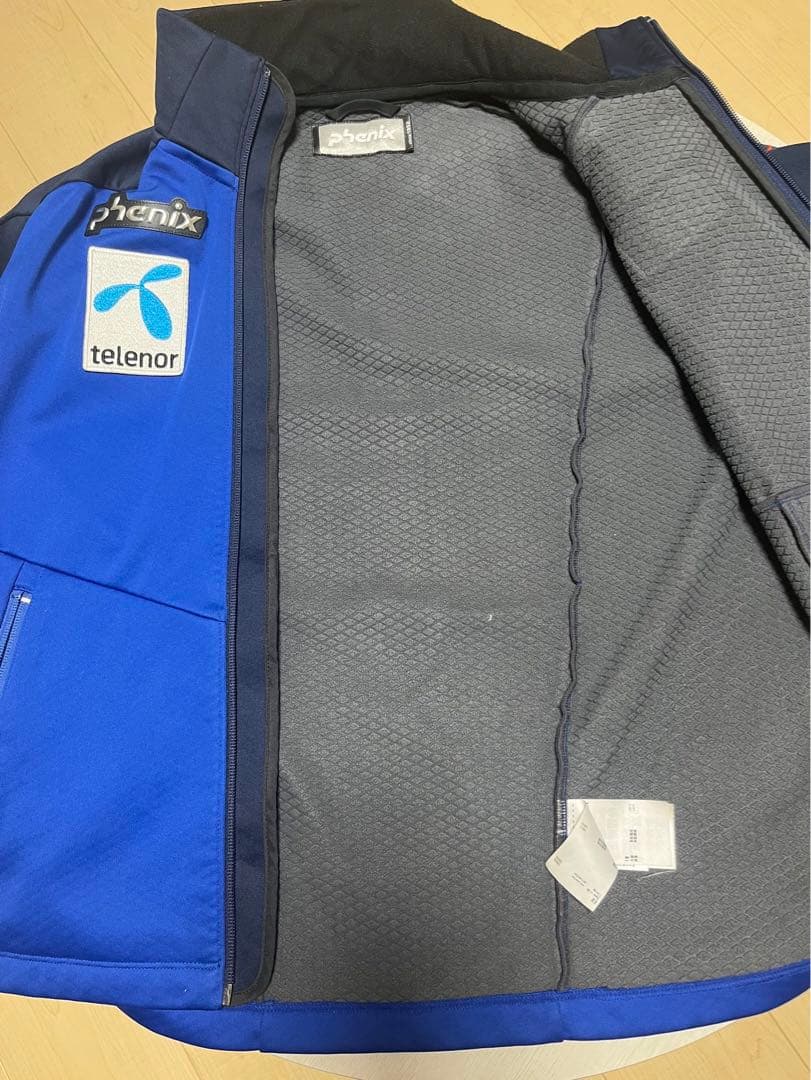 セール中　Phenix Soft Shell Jacket ミドラー