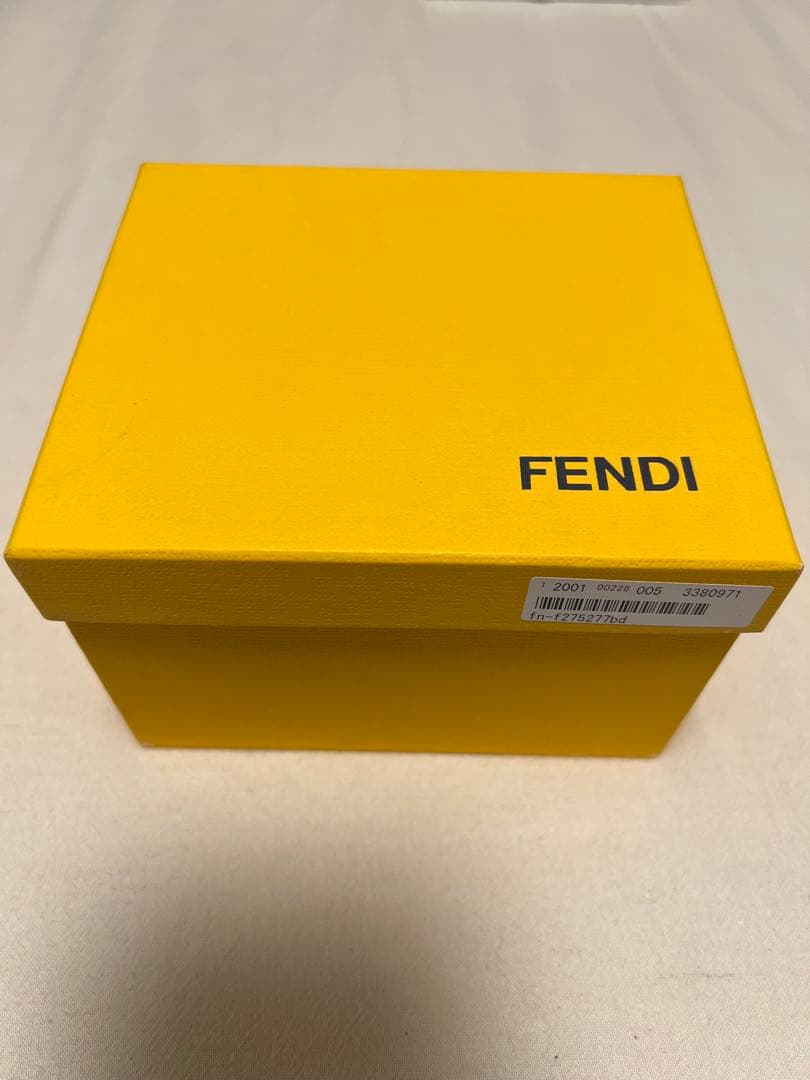 Fendi レッド レザーベルト 時計