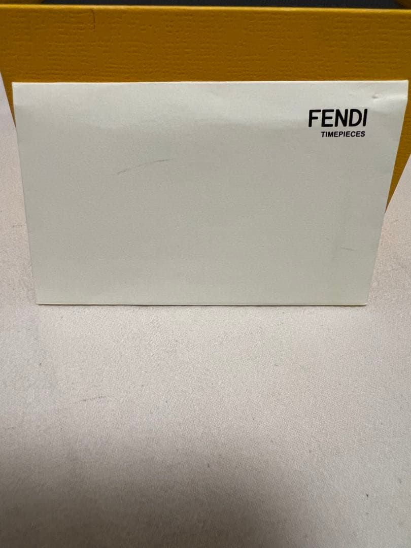 Fendi レッド レザーベルト 時計