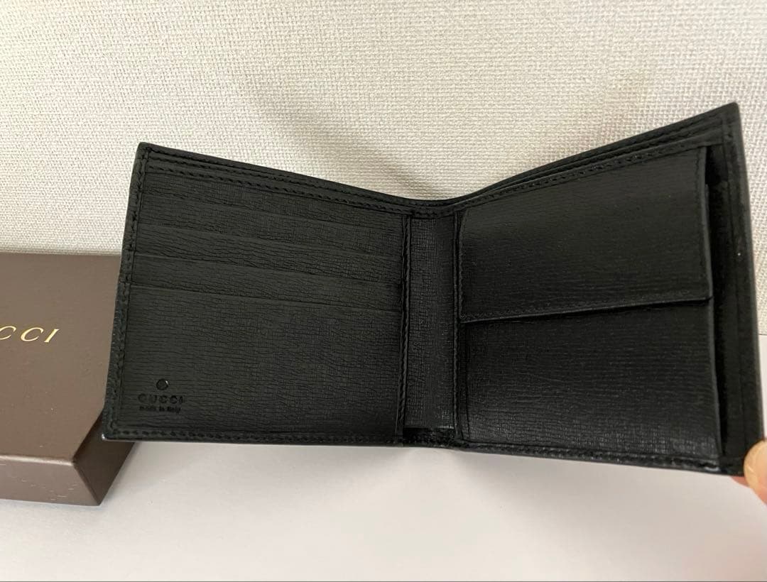 グッチ　GUCCI メンズパース　パース　財布　二つ折り財布　ウォレット