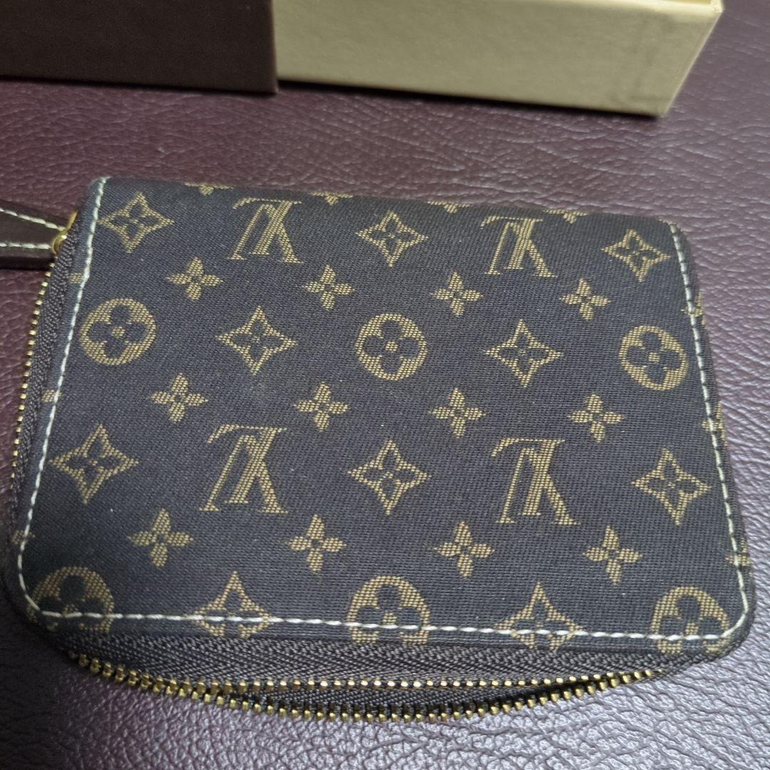 ルイヴィトン　モノグラム　ジッピーパース　 キャンパス